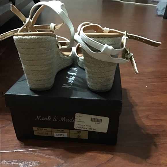 Open toed white espadrilles - Picture 2 of 3